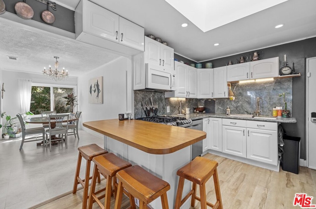 839 Center St, El Segundo CA 90245-3255 exterior