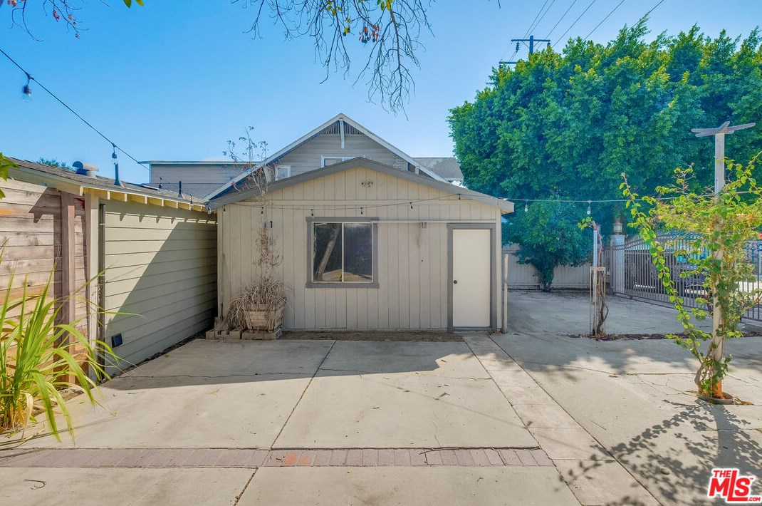 5602 Irvington Pl, Los Angeles CA  90042-2355 exterior