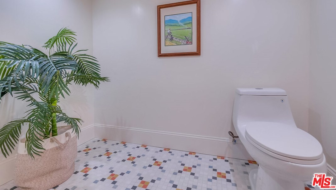 5602 Irvington Pl, Los Angeles CA  90042-2355 exterior