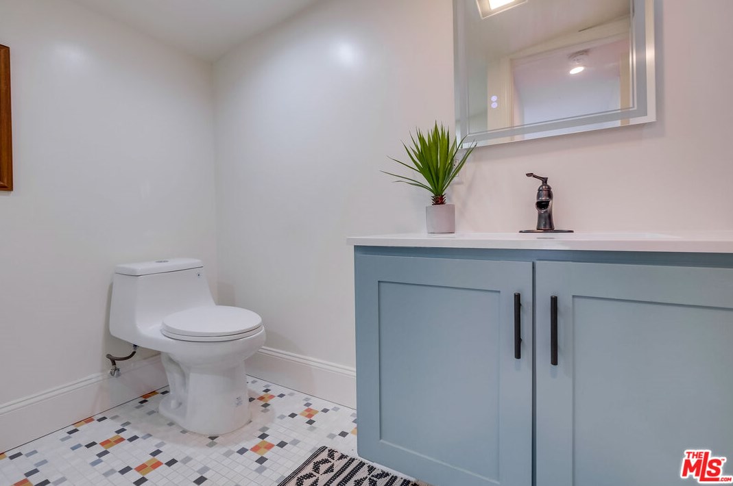 5602 Irvington Pl, Los Angeles CA  90042-2355 exterior