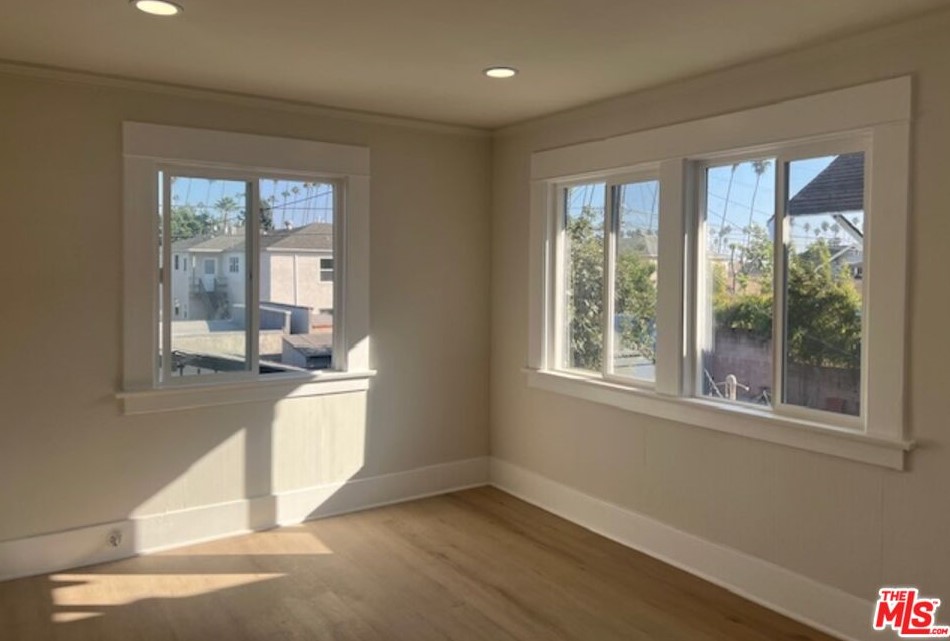 1618 Crenshaw Blvd, Los Angeles CA 90043-4104 exterior