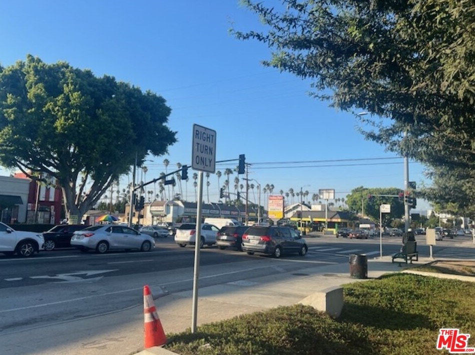 1618 Crenshaw Blvd, Los Angeles CA 90043-4104 exterior