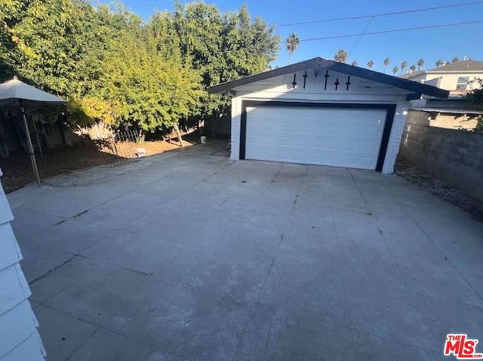 1618 Crenshaw Blvd, Los Angeles CA 90043-4104 exterior