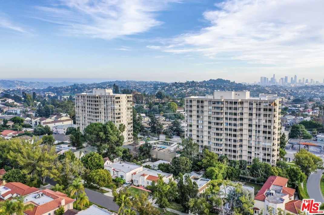 4455 Los Feliz Blvd, Los Angeles CA  90027-2116 exterior