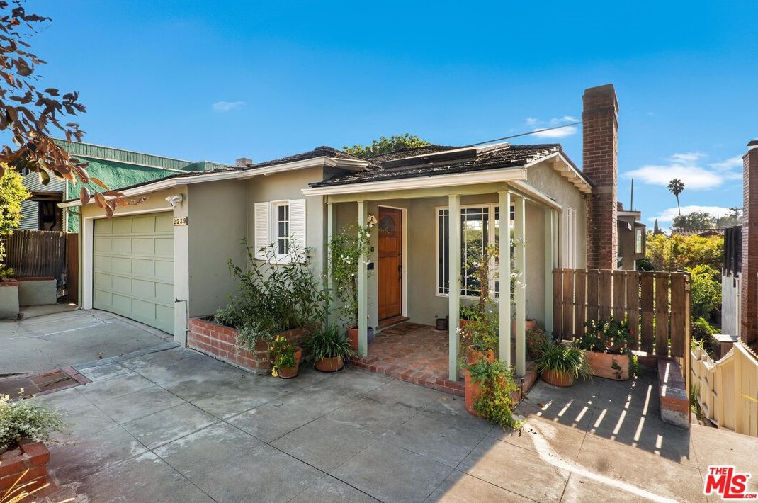 2239 Linnington Ave, Los Angeles CA  90064-2339 exterior
