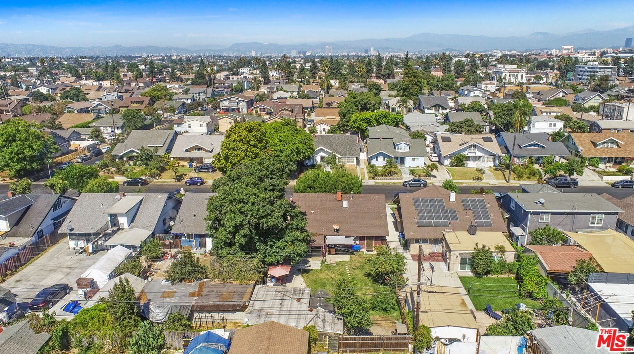1240 41st Pl, Los Angeles CA  90011-2982 exterior