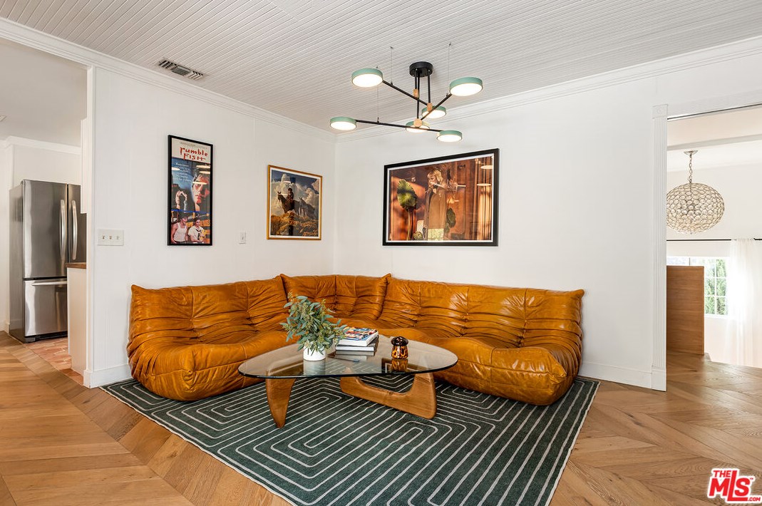 2255 Moss Ave, Los Angeles CA  90065-2738 exterior