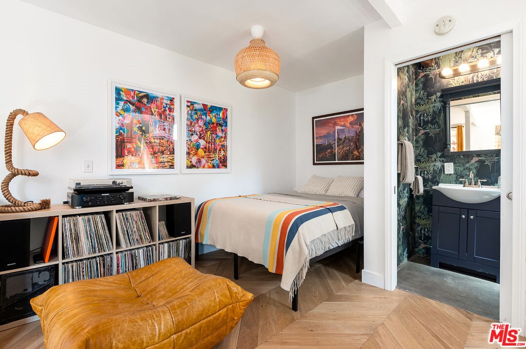 2255 Moss Ave, Los Angeles CA  90065-2738 exterior