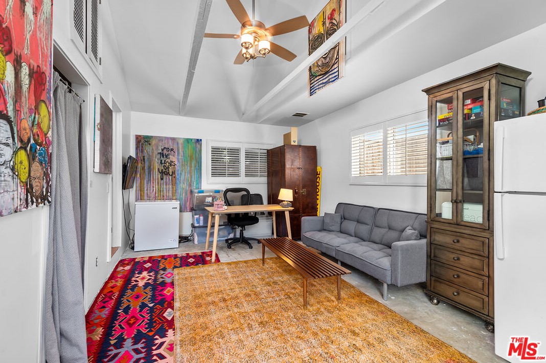 535 Harper Ave, Los Angeles CA  90048-2222 exterior