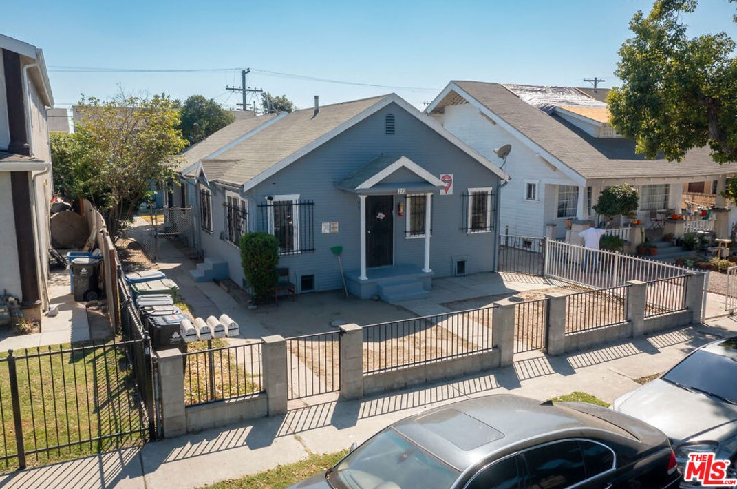 212 62 St, Los Angeles CA  90043-3610 exterior