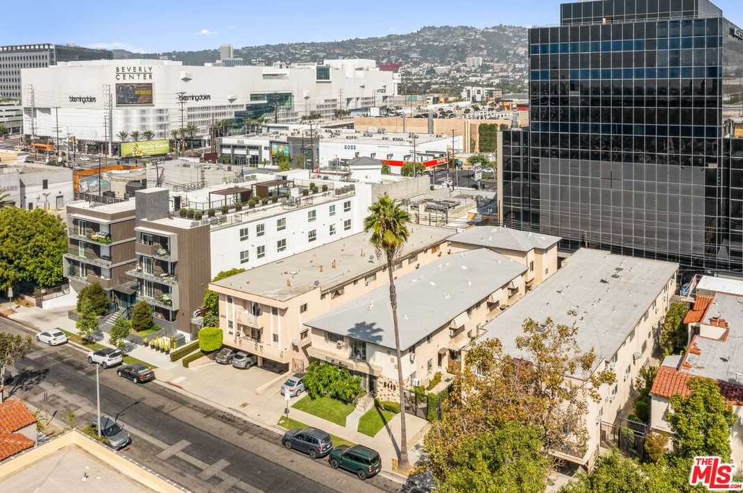 8443 Blackburn Ave, Los Angeles CA  90048-4218 exterior