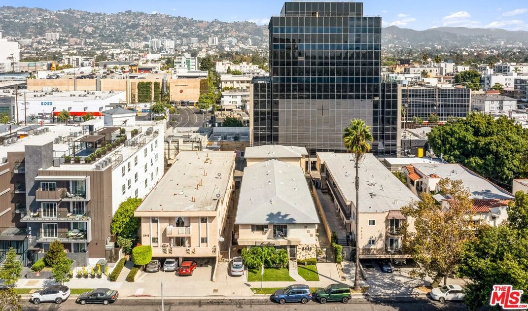 8443 Blackburn Ave, Los Angeles CA  90048-4218 exterior