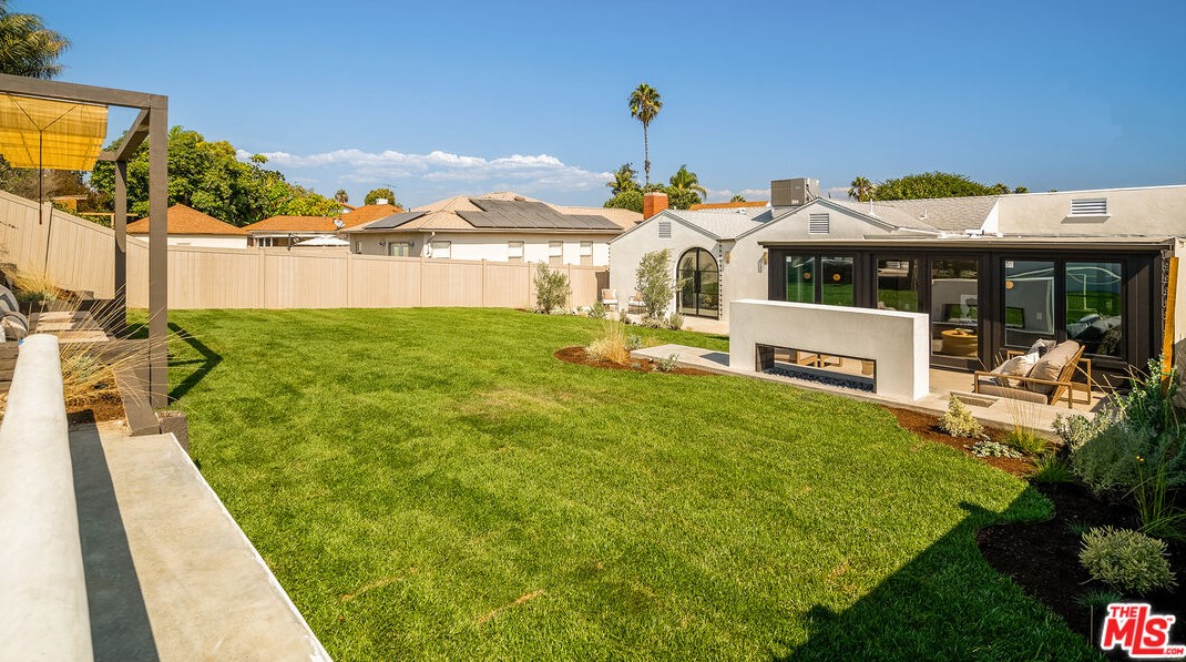 4821 Keniston Ave, Los Angeles CA  90043-3711 exterior