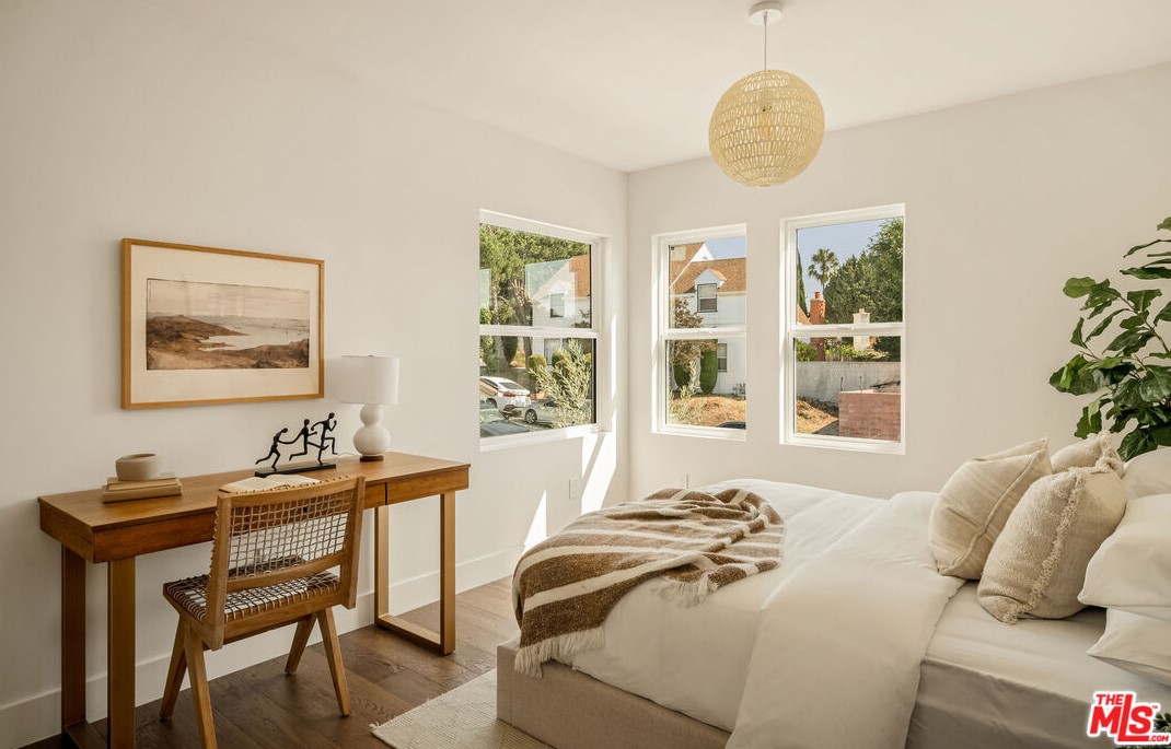 4821 Keniston Ave, Los Angeles CA  90043-3711 exterior