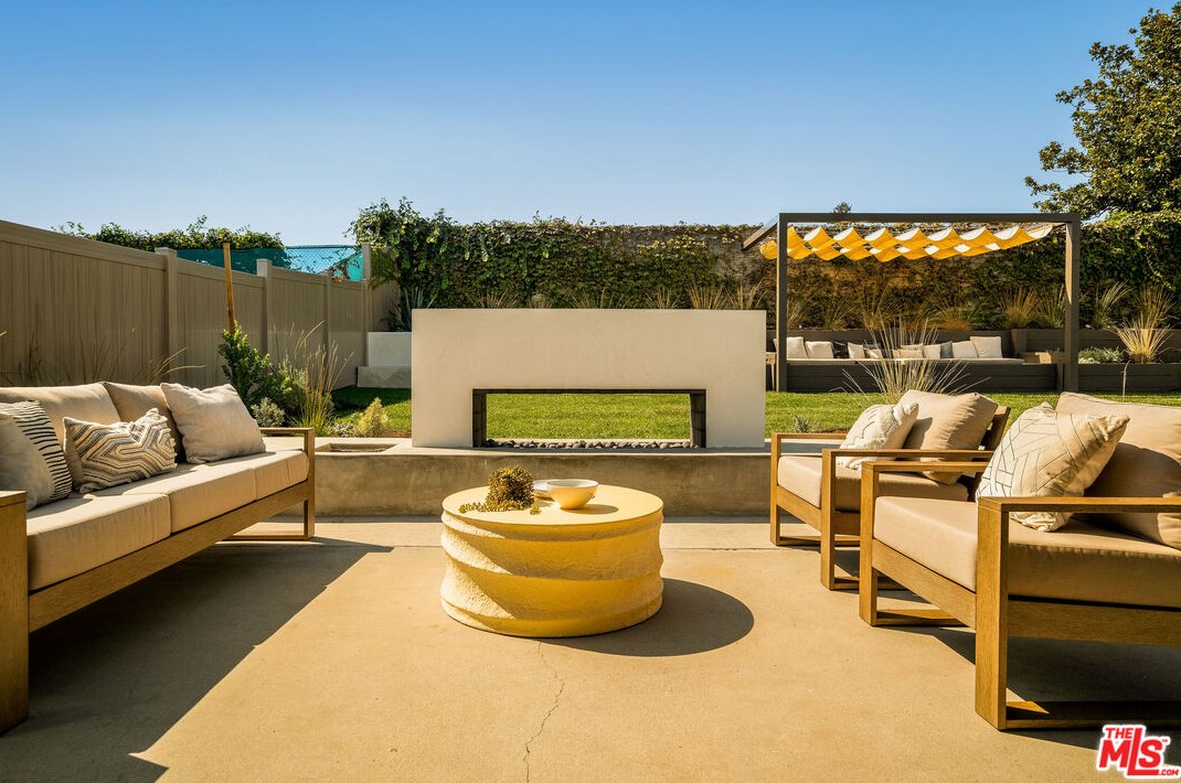 4821 Keniston Ave, Los Angeles CA  90043-3711 exterior