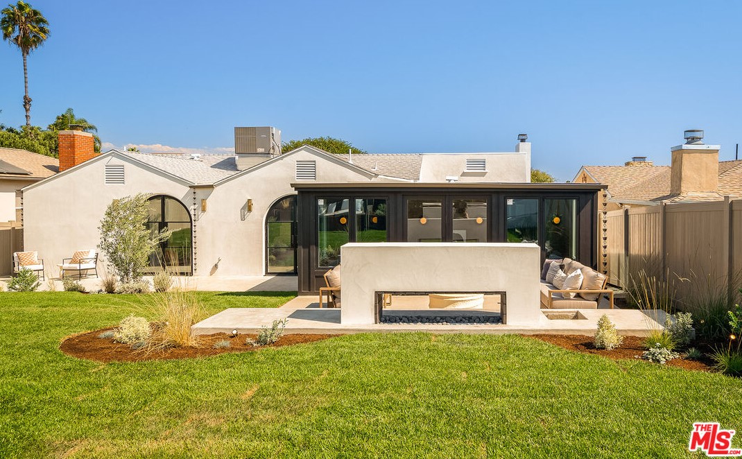 4821 Keniston Ave, Los Angeles CA  90043-3711 exterior