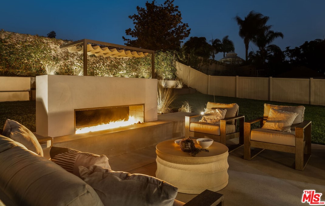 4821 Keniston Ave, Los Angeles CA  90043-3711 exterior