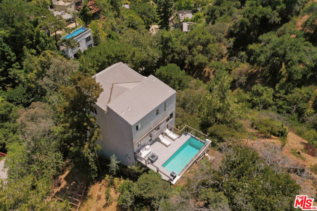 10078 Westwanda Dr, Beverly Hills CA  90210-1429 exterior
