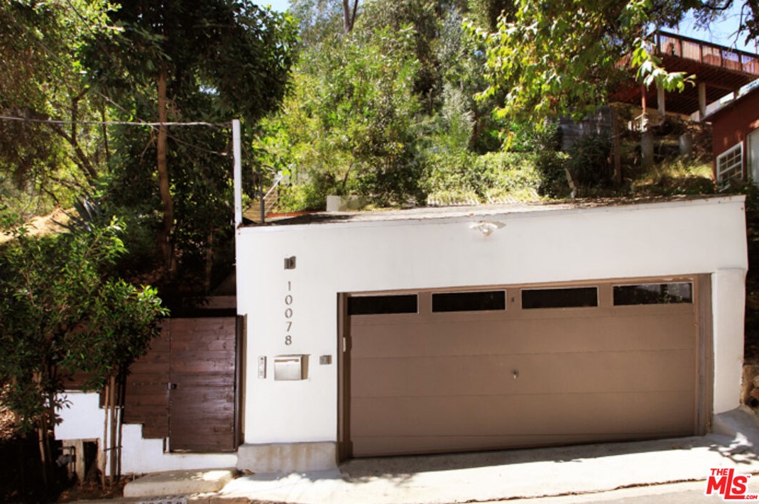 10078 Westwanda Dr, Beverly Hills CA  90210-1429 exterior