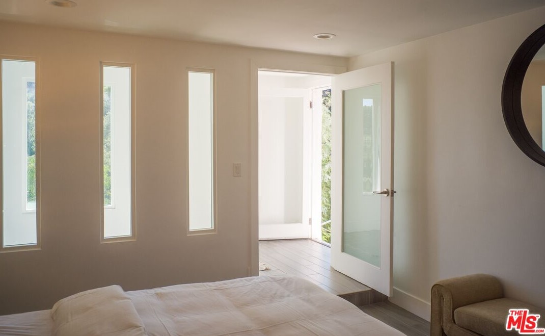 10078 Westwanda Dr, Beverly Hills CA  90210-1429 exterior