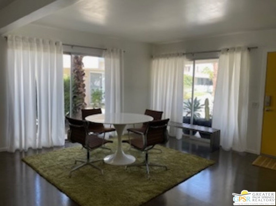 2033 Ramon Rd, Palm Springs CA  92264-7989 exterior
