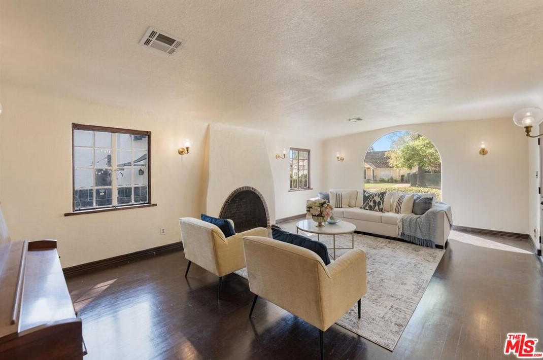 1870 Los Robles Ave, Pasadena CA 91108-1625 exterior