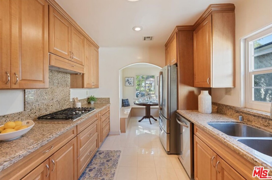 1870 Los Robles Ave, Pasadena CA 91108-1625 exterior