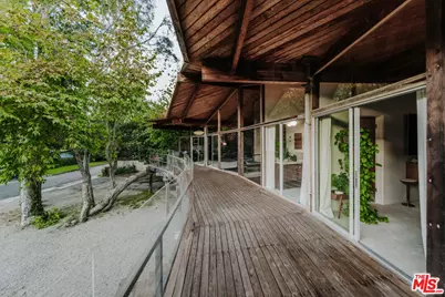 630 Hightree Rd, Santa Monica, CA 90402 - Photo 3