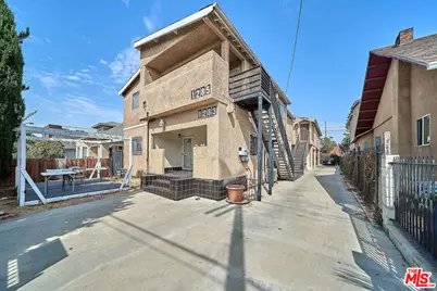 1281 W 35th St, Los Angeles, CA 90007 - Photo 1