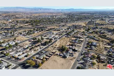 16028 Green Hill Dr, Victorville, CA 92394 - Photo 3