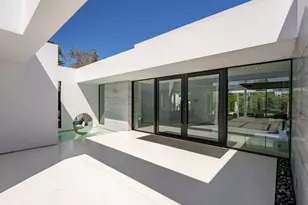 16032 Valley Vista Blvd, Encino, CA 91436 - Photo 11