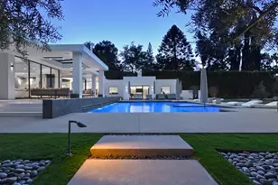 16032 Valley Vista Blvd, Encino, CA 91436 - Photo 3