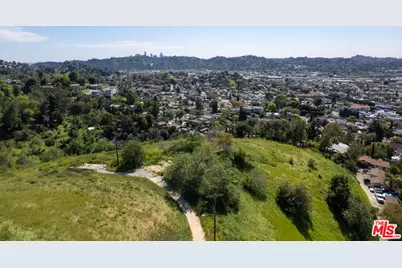 3662 The Paseo Dr, Los Angeles, CA 90065 - Photo 3