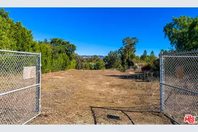 6672 Zumirez Dr, Malibu, CA 90265 - Photo 13