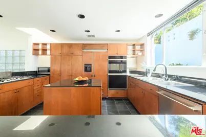12236 Laurel Terrace Dr, Studio City, CA 91604 - Photo 11