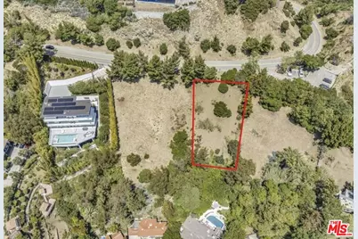 7060 Mulholland Dr, Los Angeles, CA 90068 - Photo 3