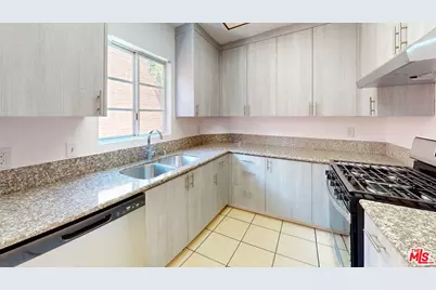 5135 Zelzah Ave #203, Encino, CA 91316 - Photo 11