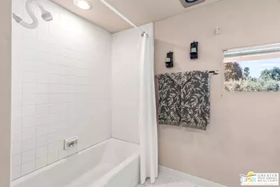 2530 N Whitewater Club Dr #D, Palm Springs, CA 92262 - Photo 31