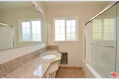 15031 Hartland St, Van Nuys, CA 91405 - Photo 25