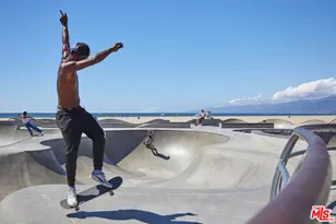 1308 Cabrillo Ave, Venice, CA 90291 - Photo 13