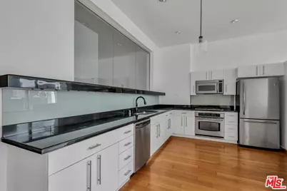 1100 Wilshire Blvd #2207, Los Angeles, CA 90017 - Photo 3