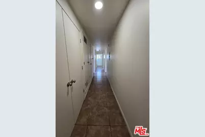 9004 S San Pedro St, Los Angeles, CA 90003 - Photo 17