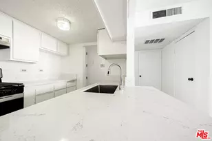 421 S La Fayette Park Pl, Los Angeles, CA 90057 - Photo 1