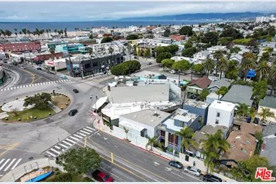 215 Windward Ave, Venice, CA 90291 - Photo 37