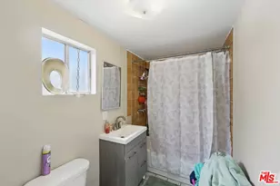 6617 S San Pedro St, Los Angeles, CA 90003 - Photo 23