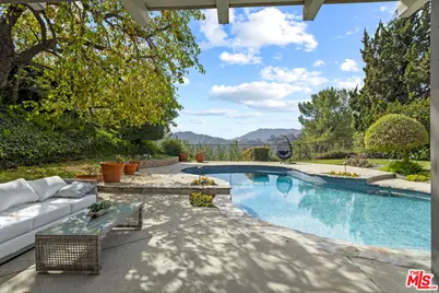 2501 La Condesa Dr, Los Angeles, CA 90049 - Photo 1