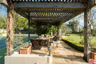 12705 Chalon Rd, Los Angeles, CA 90049 - Photo 37