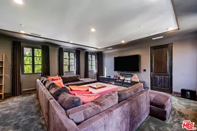 12705 Chalon Rd, Los Angeles, CA 90049 - Photo 27