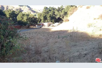 28520 Roosevelt Ave, Val Verde, CA 91384 - Photo 11