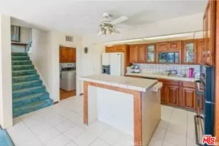 4938 Medina Rd, Woodland Hills, CA 91364 - Photo 3
